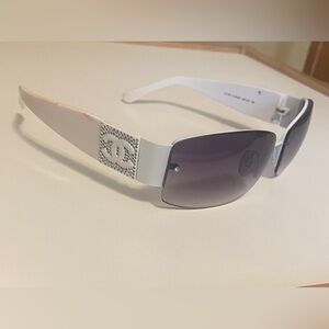 CHANEL Iconic Vintage White Rimless Sunglasses with Gradient Lenses